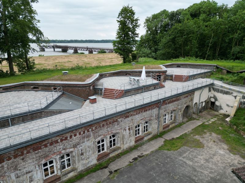 Festung Grauerort an der Elbe